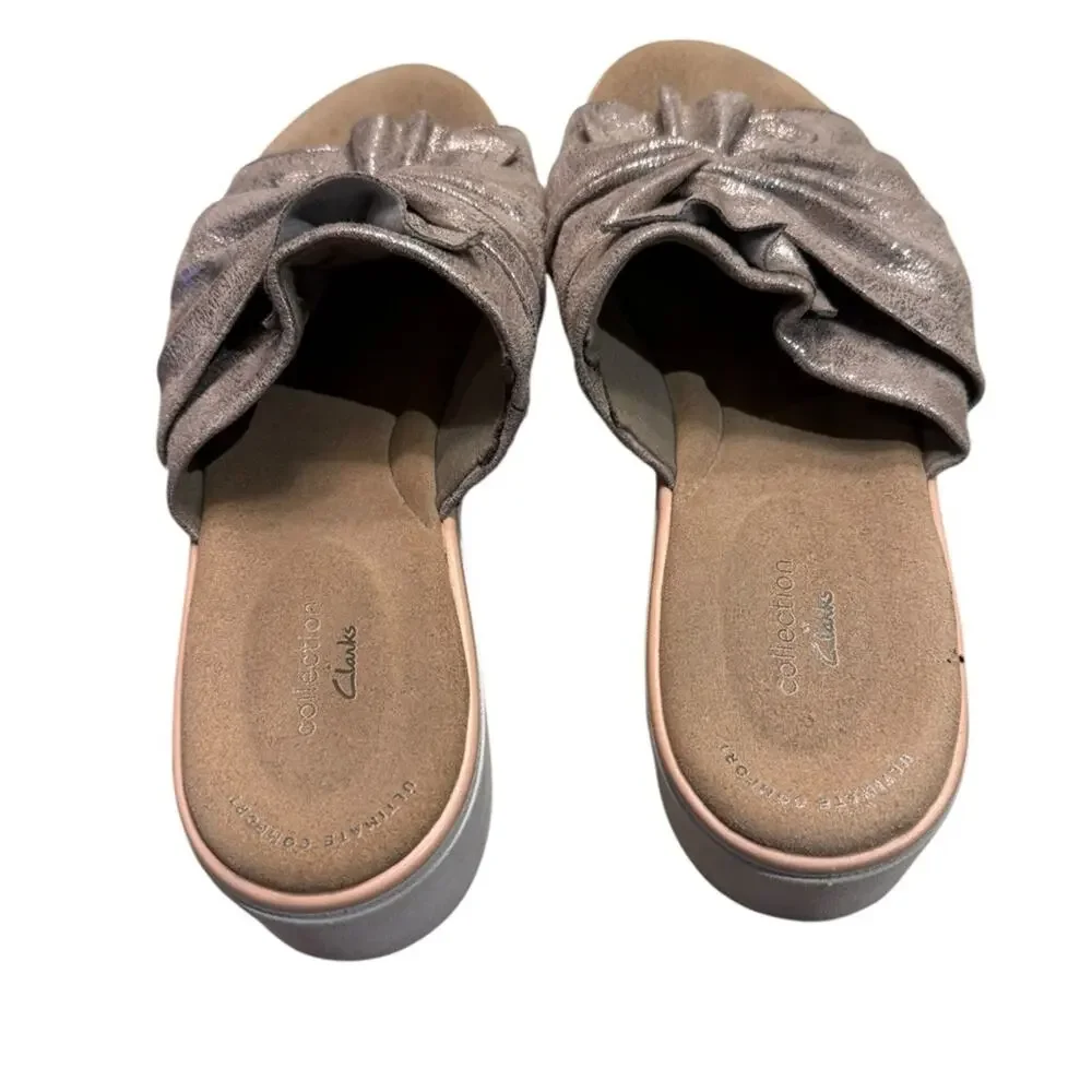Clarks Collection Women's Size 10 Light Bronze Metallic Slide Sandals